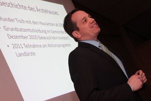 Nicolas Fink vor seiner Präsentation (Bild: N.Leister)