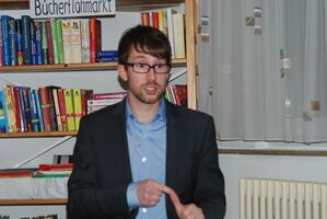 Sebastian Schöneck SPD in der Alten Schule Neckartenzlingen